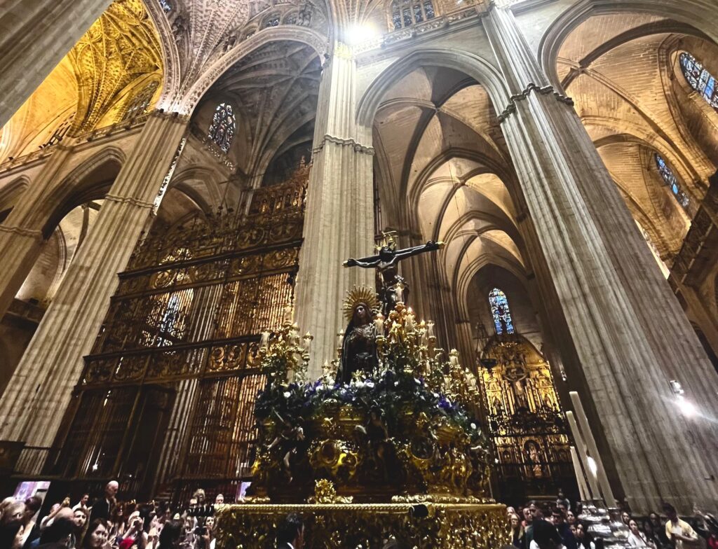 Cristo de la Expiración y la Virgen de las Aguas en la Catedral